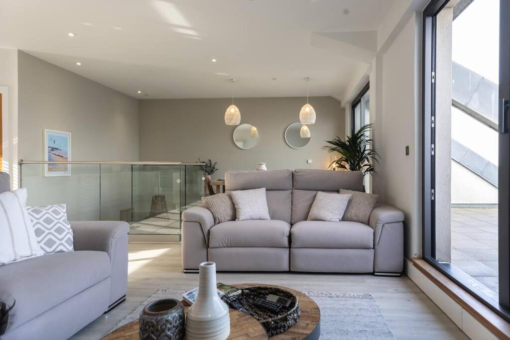 Apartment 25 ~ Nassu Court وستوارد هو المظهر الخارجي الصورة